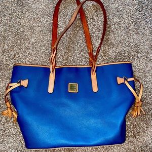 Dooney and Bourke tote